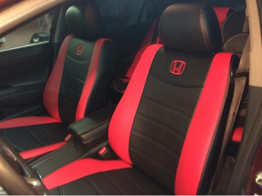 Авточехлы на Honda Civic 8 4D Авточехлы на Honda Civic 8 4D