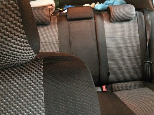 Авточехлы на Toyota Avensis T27 Авточехлы на Toyota Avensis T27