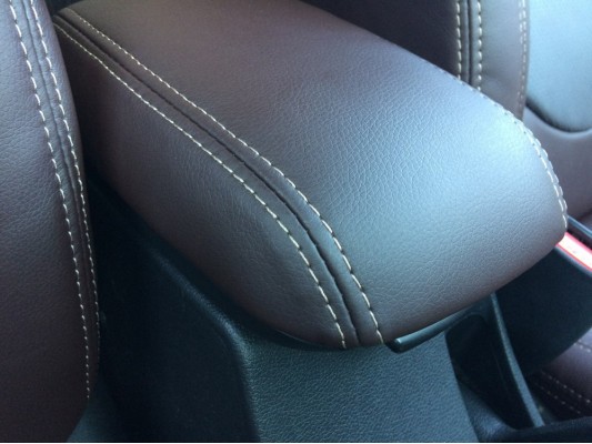 Перетяжка центрального подлокотника Перетяжка центрального подлокотника